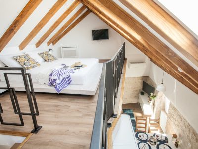 Vivid flat with lofted bedroom